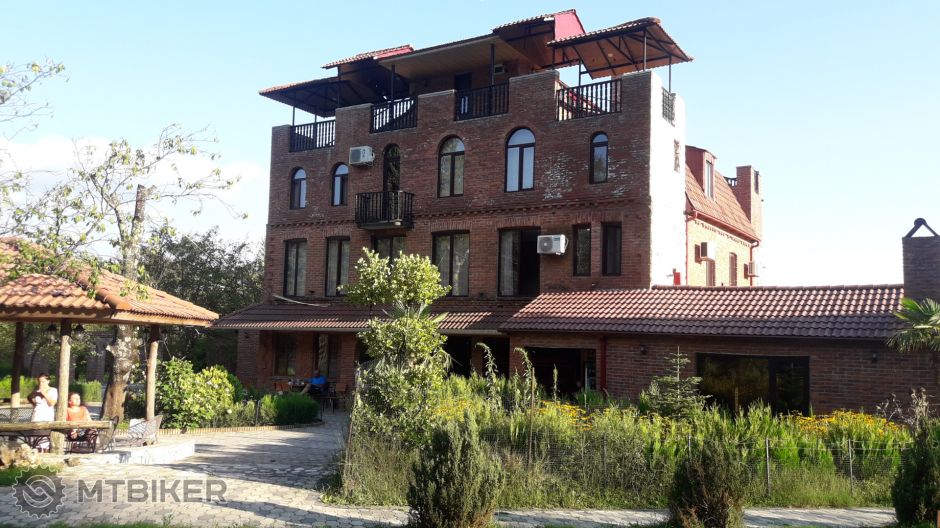 102 Chateau Chikovani.jpg