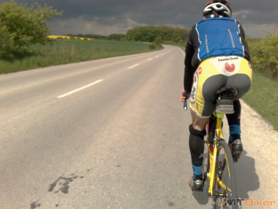 Búročka v pozadí.jpg