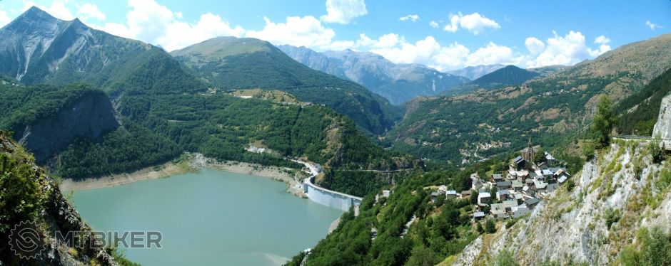 Panorama nad priehradou.jpg