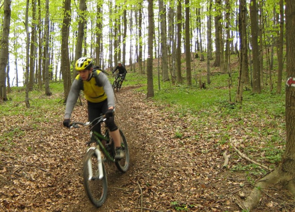 AM-EN riders 4, 5.jpg