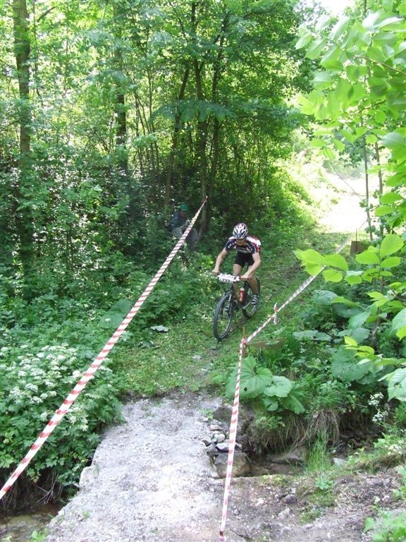 Pod Strečnom, prejad ponad potok.JPG