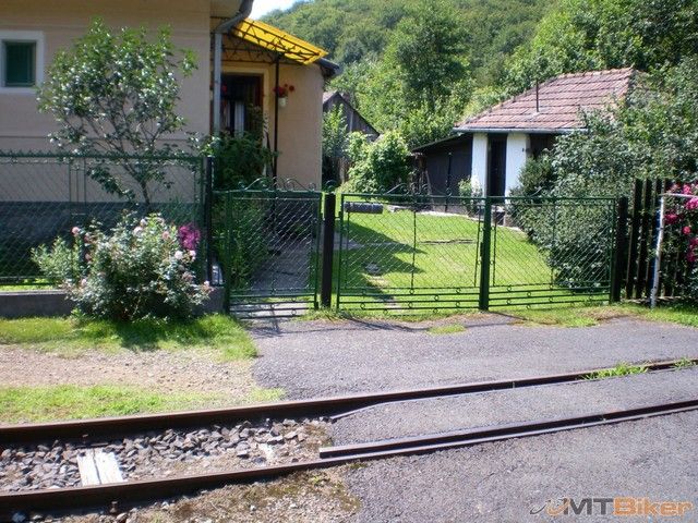 dobre ne..vlak ti zastavi pred kapurou...jpg