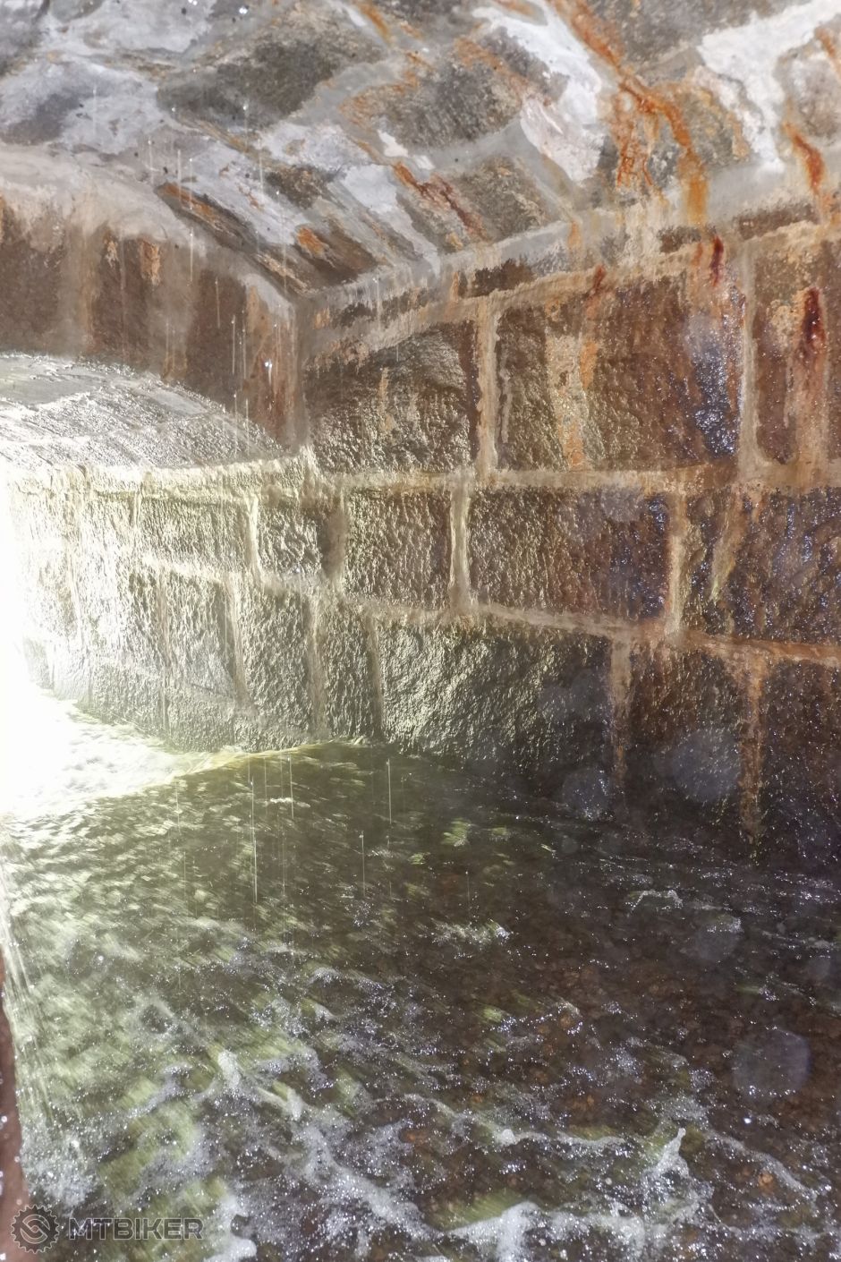 20190628_11-47-07_1-40 sec at f - 3,6_ISO 3200_27 mm_POLN9719.jpg