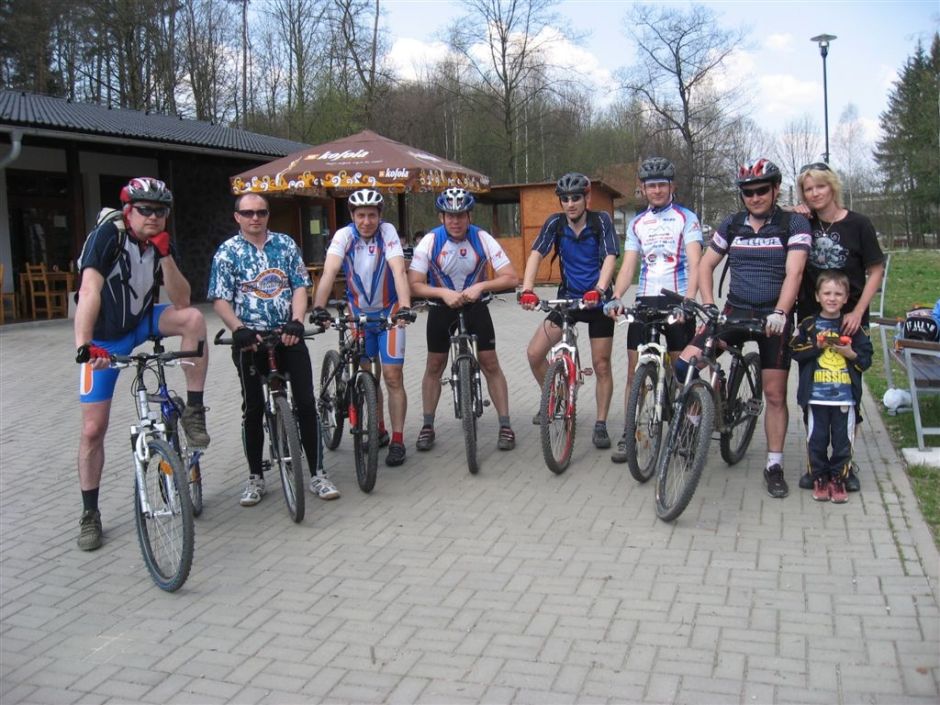 tréning 11 4 2009 pred výjazdom v Lesoparku.JPG