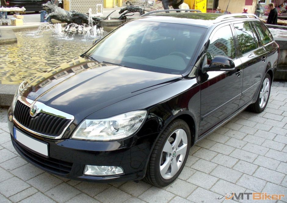 Skoda_Octavia_II_Combi_Facelift.JPG