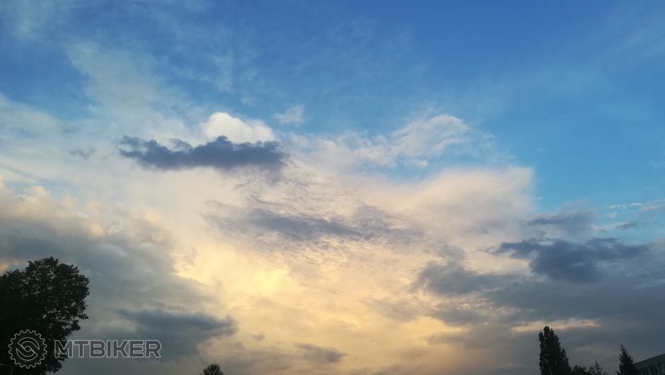 obloha sa zasa hra  01.jpg