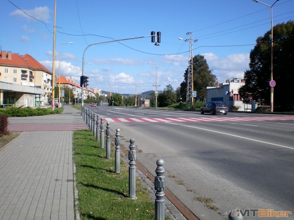humenne mala stanica prechod.JPG