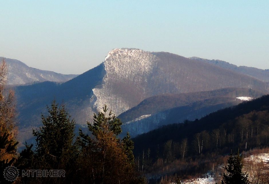 CV_sluchta_pohlad-na sivec-781m_2015feb.JPG