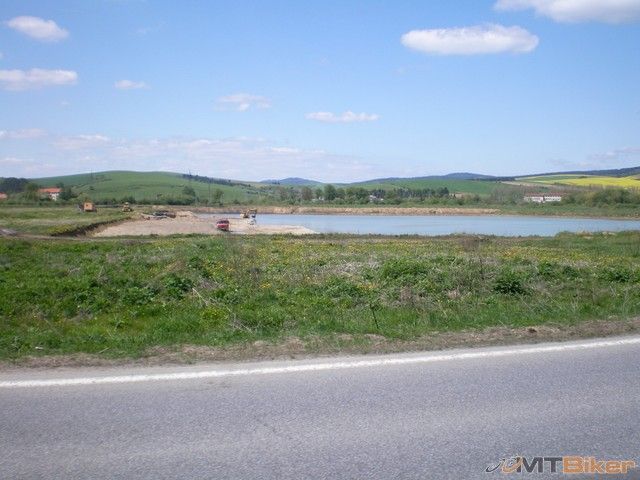 bagrista sa hral s lyzicou..hore dole clup clup...jpg