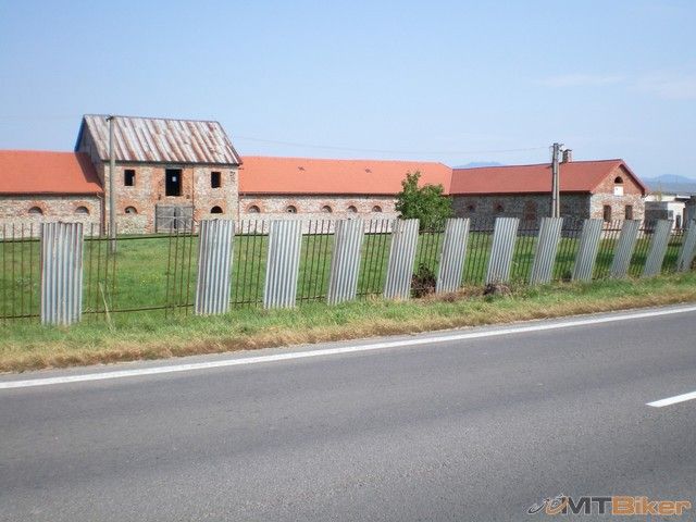 21.druzstvo..v madarsku by z toho hned kastiel spravili.jpg
