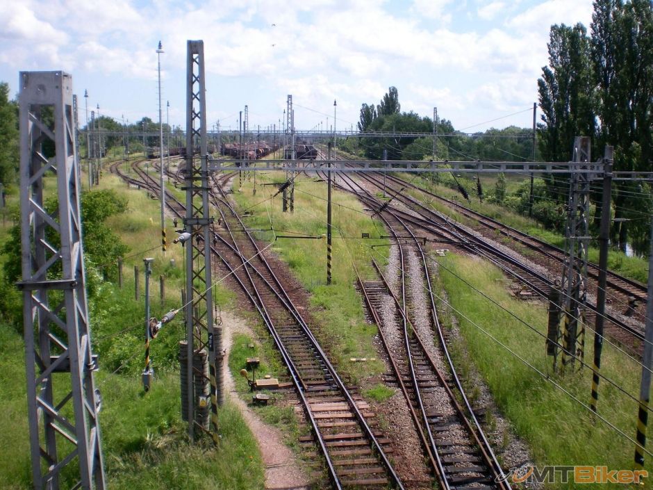 sen romskeho chlapca...tooolko zeleza mat dooma.JPG