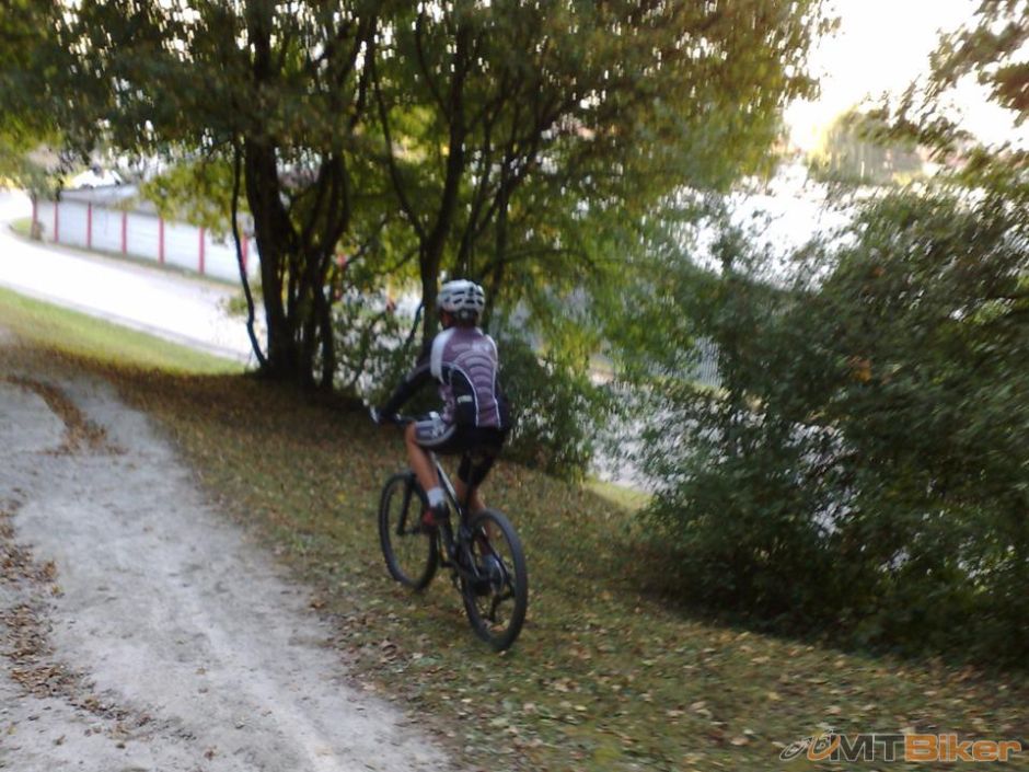 5. Pod pomníkom.jpg