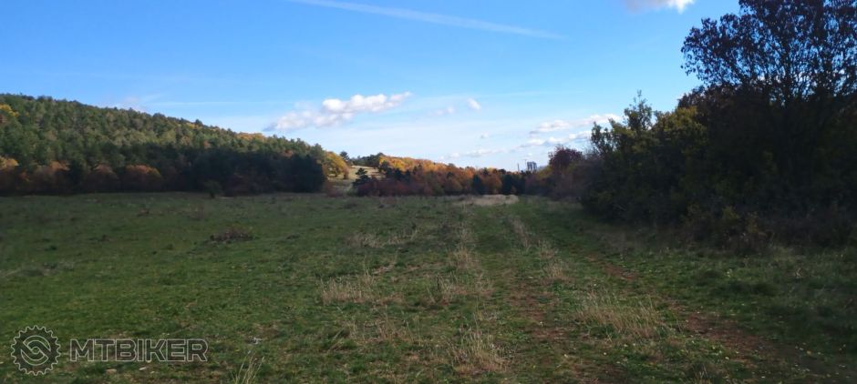 červena na hrhov.jpg