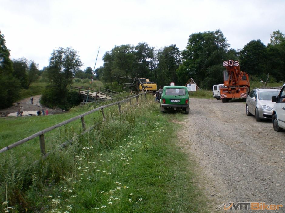 konecne zacali opravovat.JPG