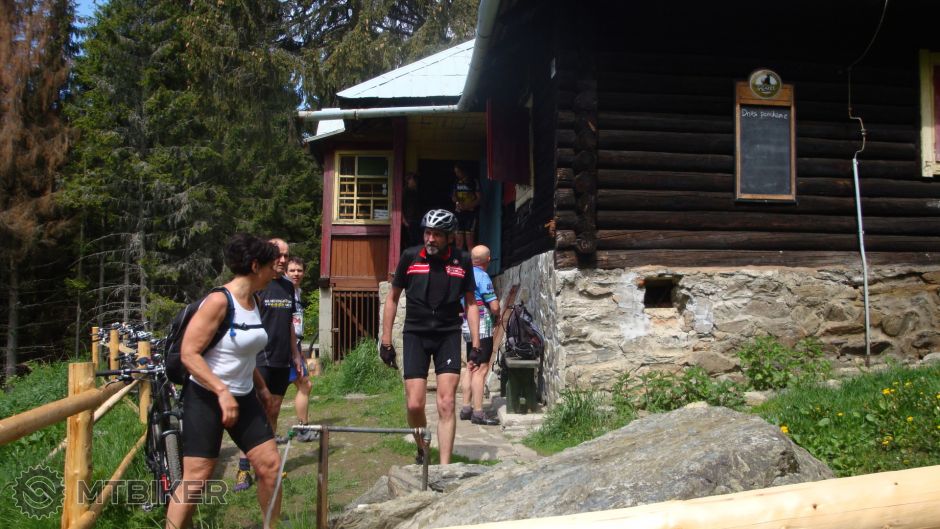 Chata Volovec 1132 m.JPG