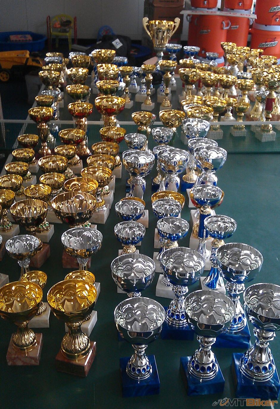 195  pripravenych trofeji pre ocenenych - INTERSPORT - Stupava Trophy 2012.jpg