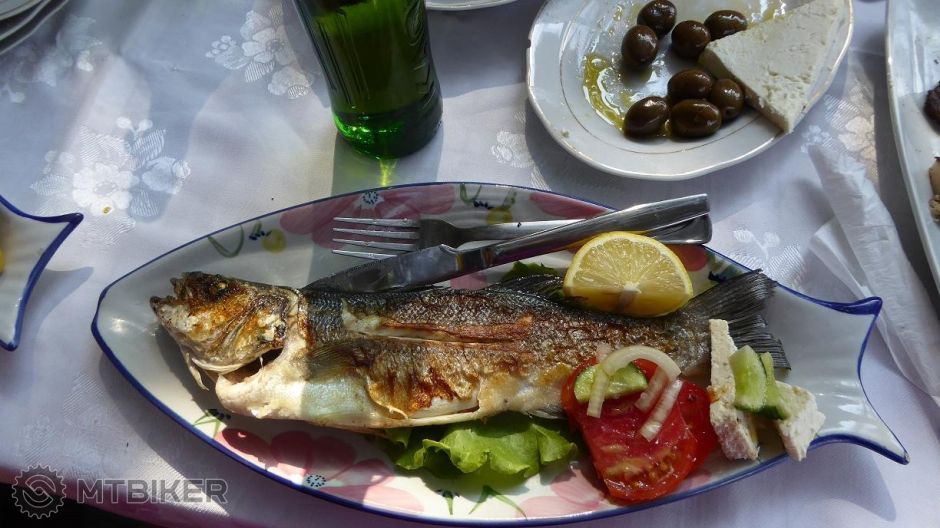 dinner on the beach.JPG