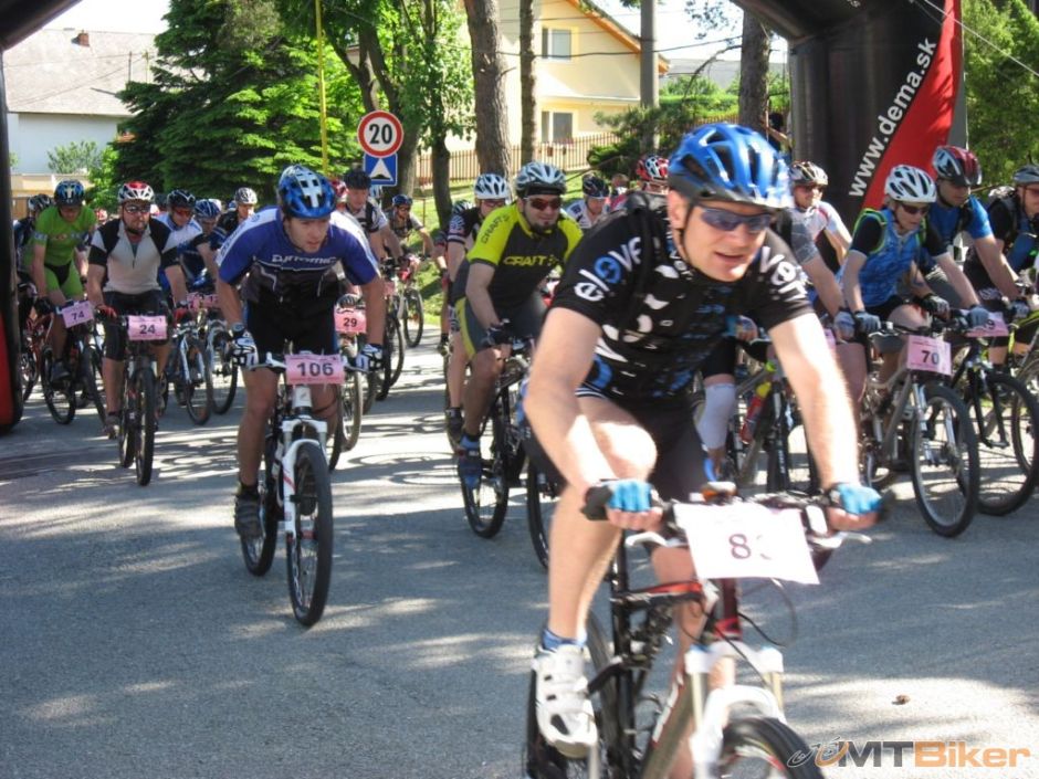 Štart maratónu 2010, dlhá Brutale.jpg