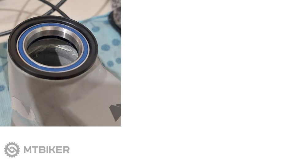 horne lozisko v rame.jpg