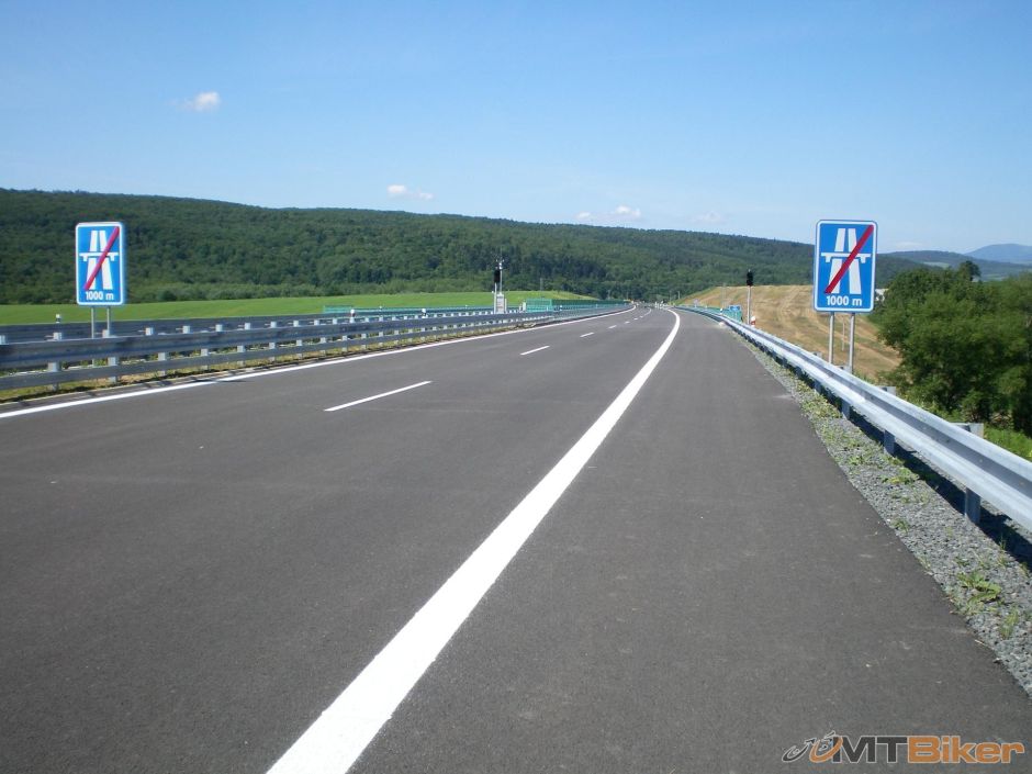 stretol som aj 4s clapcov na korculiach.JPG