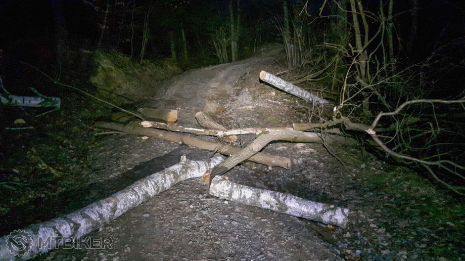 200317-18h33m53s1-17 sec at f - 1,9_ISO 1250_31 mm20200317_183353.jpg