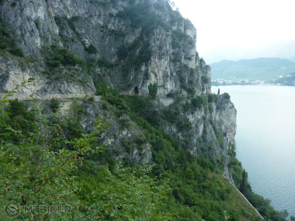 tunely na Ponale.JPG