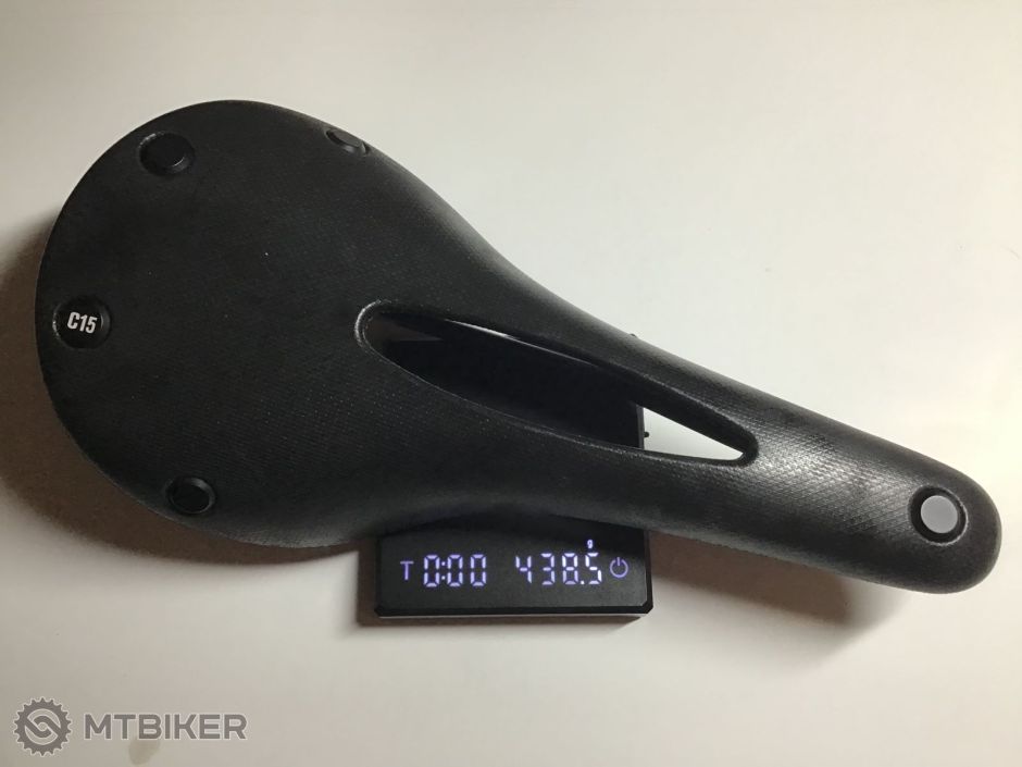 Brooks C15 Carved sedlo, 140 mm.jpg