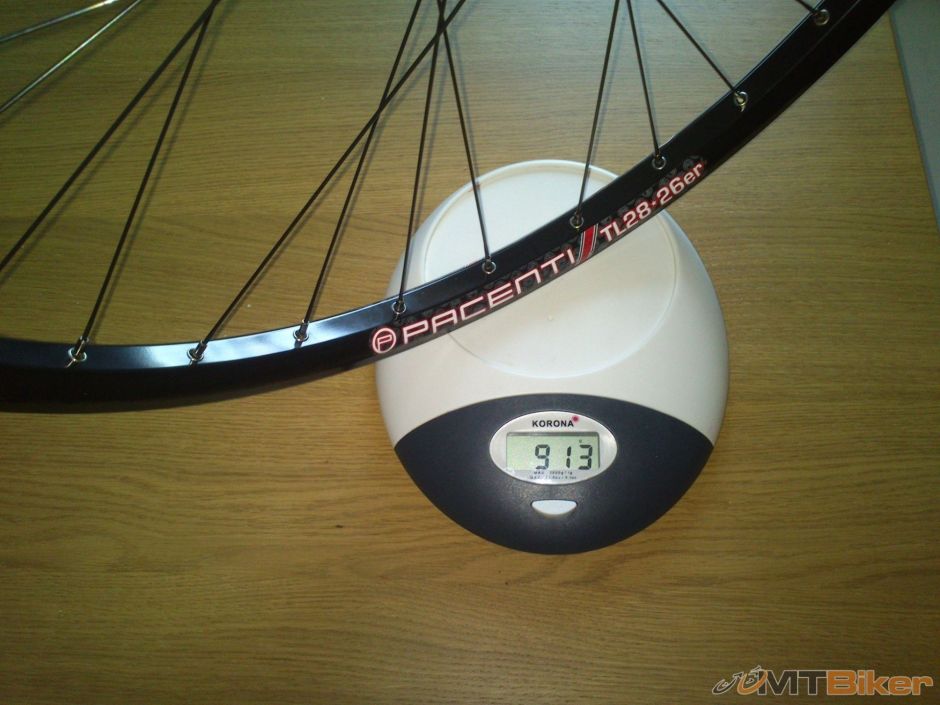 Pacenti TL28+Tesla hub R+Sapim 2-1,6,2mm+ páska.jpg