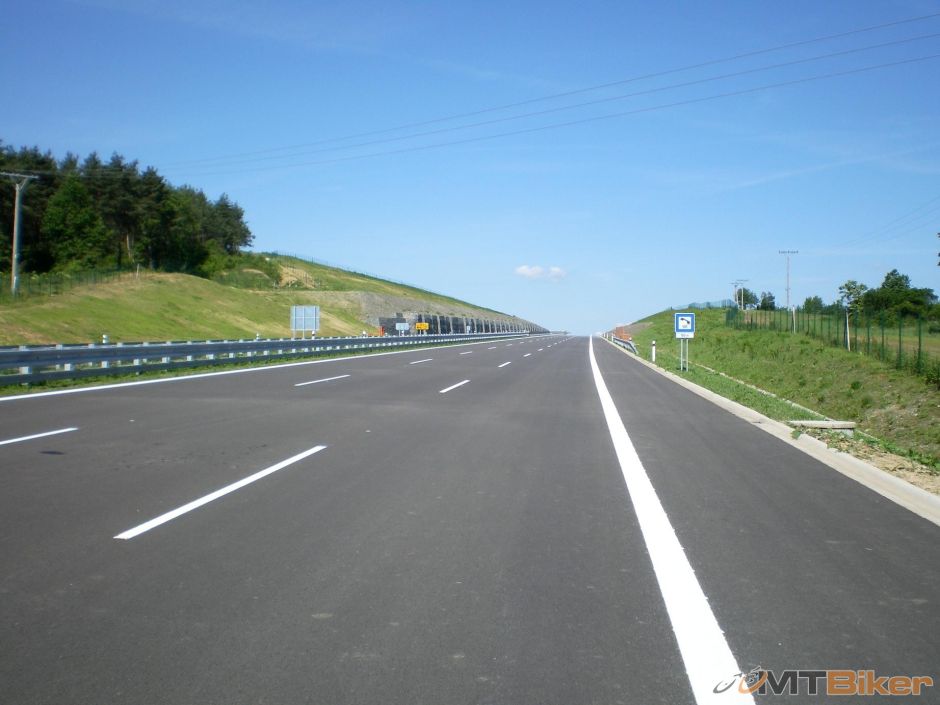 vzletova draha pre slovenske raketoplany.JPG