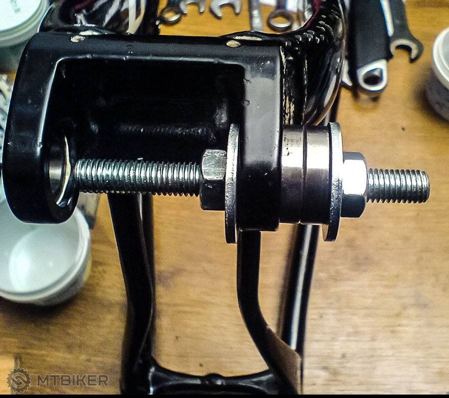 lisovanie loziska.jpg