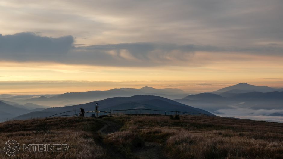 20201010_07-06-38_1-350 sec at f - 5,6_ISO 200_75 mm_DSCF8291.jpg