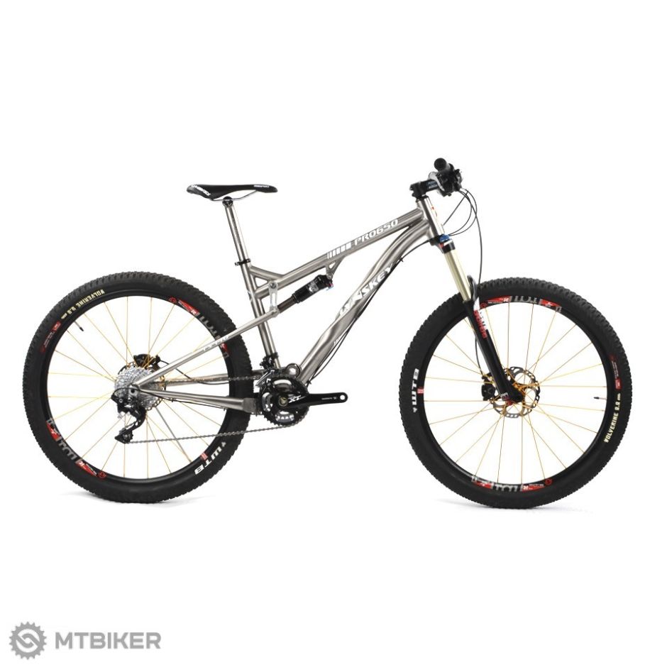 lynskey_full650B.jpg