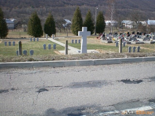 9.nemecka cast cintorinu v cabinach.jpg