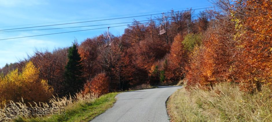 spustia sedačku...jpg