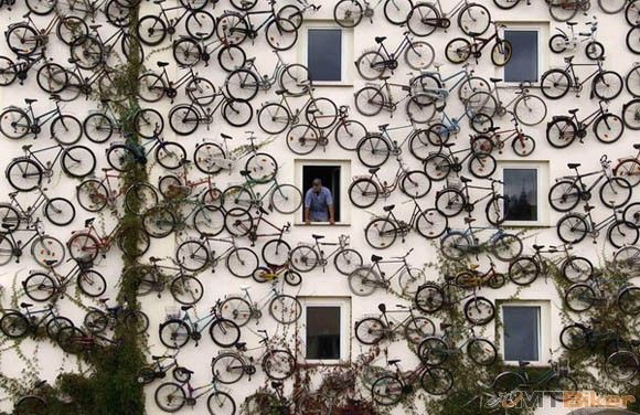 bike-wall.jpg