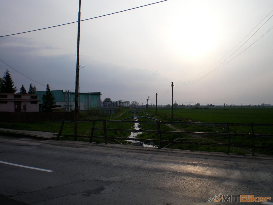 vychod slnka nad romakmi v TV.JPG