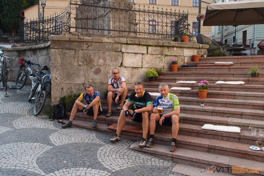 Prazdroj na schodoch v BS..jpg