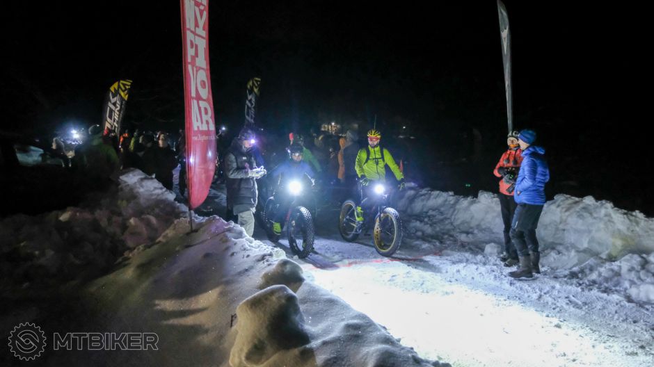 20190111_19-36-22_1-50 sec at f - 3,5_ISO 8000_24 mm_STRZ2855.jpg