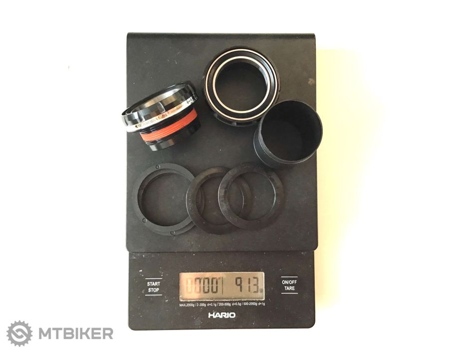 Race Face stredové zloženie, BSA, 68 73 mm, 30mm oska.jpg