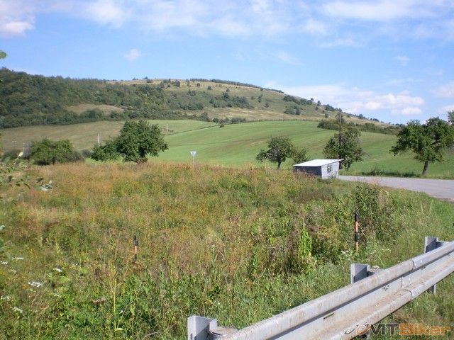 28.zabehol som pozriet v.jablonku..ale foto iba machula tak nic...idem na kopcek svetlice.jpg