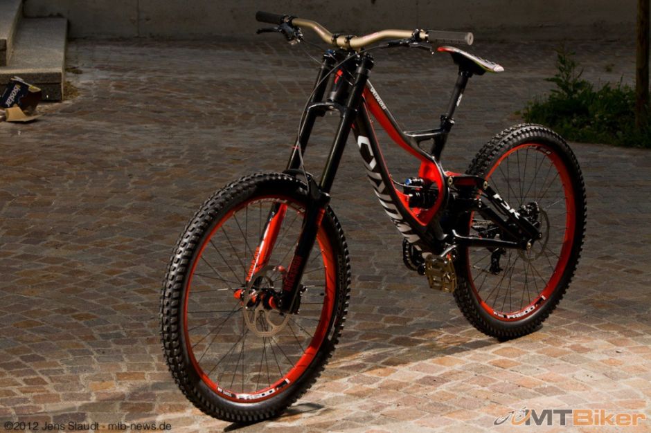 large_Specialized_Carbon_Demo-25.jpg
